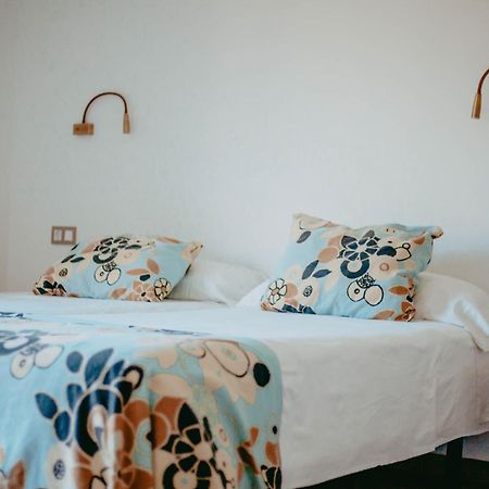 Hostal Restaurant Mussons Vins Poboleda Kültér fotó