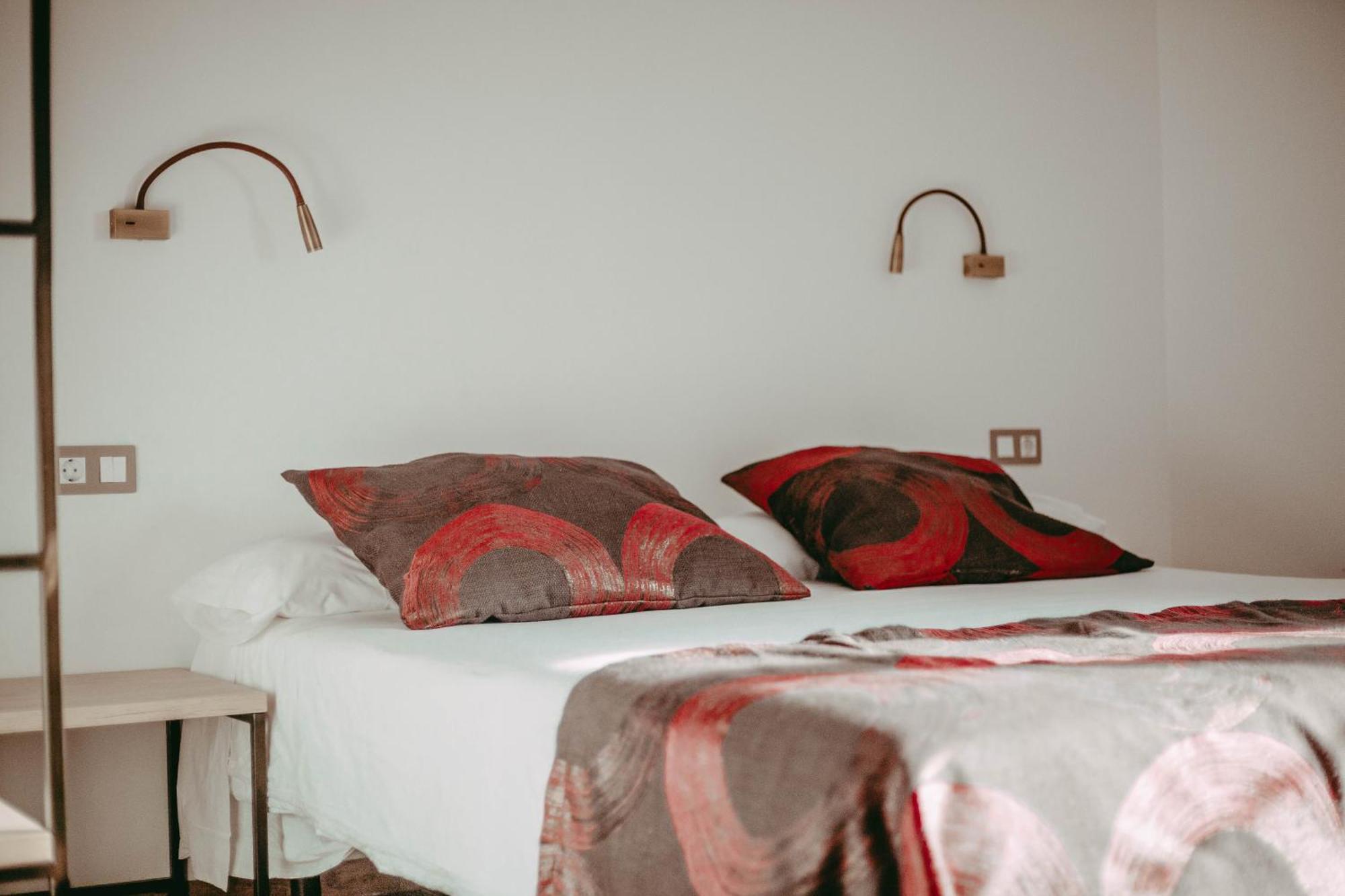 Hostal Restaurant Mussons Vins Poboleda Kültér fotó