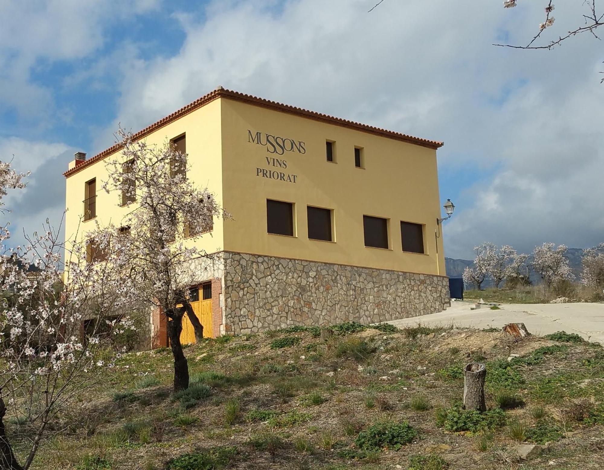 Hostal Restaurant Mussons Vins Poboleda Kültér fotó